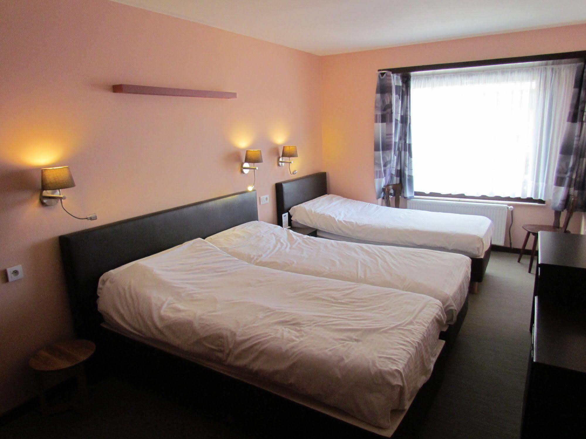 Hotel Uilenspiegel Nieuwpoort Exteriör bild