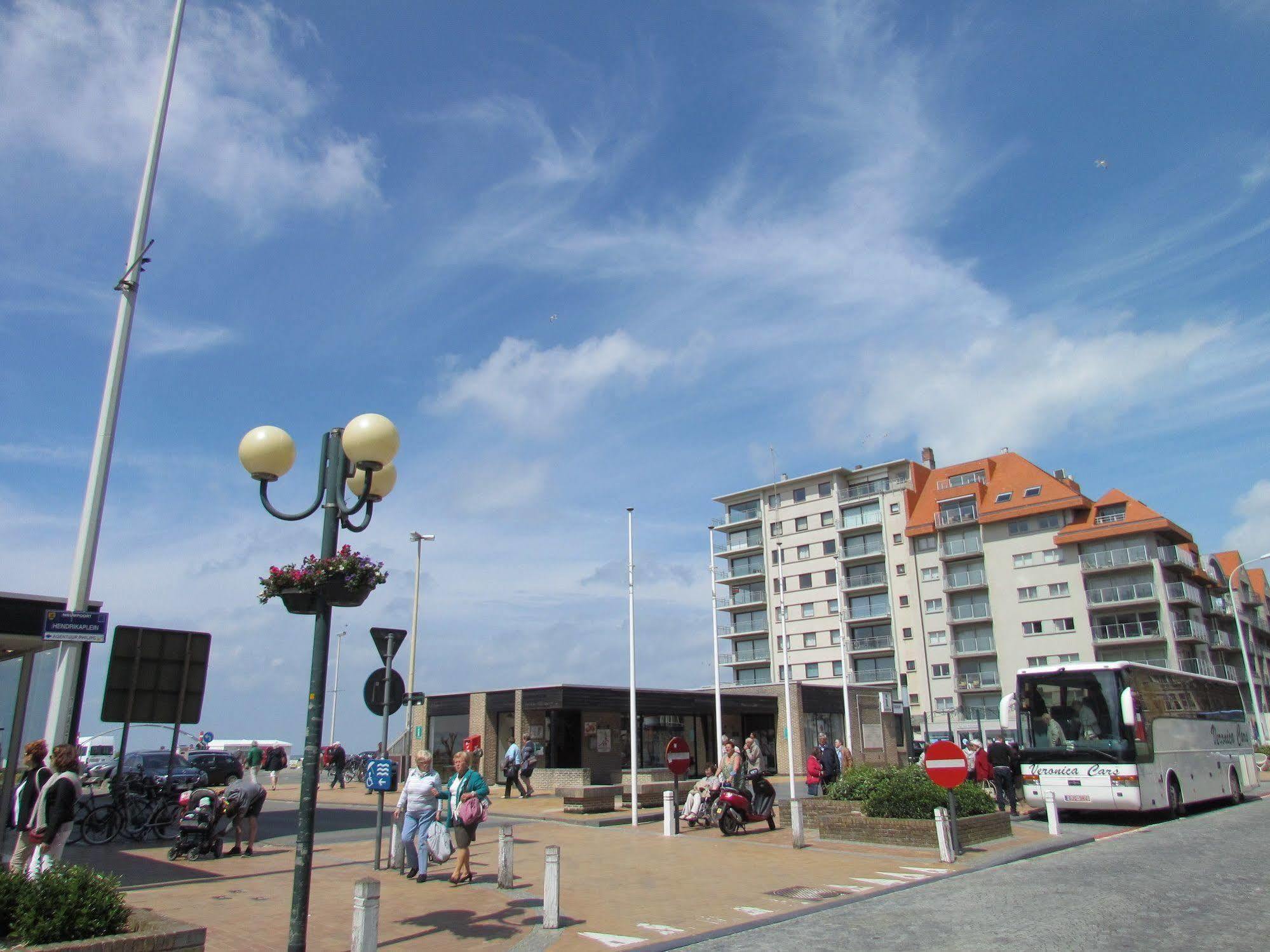 Hotel Uilenspiegel Nieuwpoort Exteriör bild