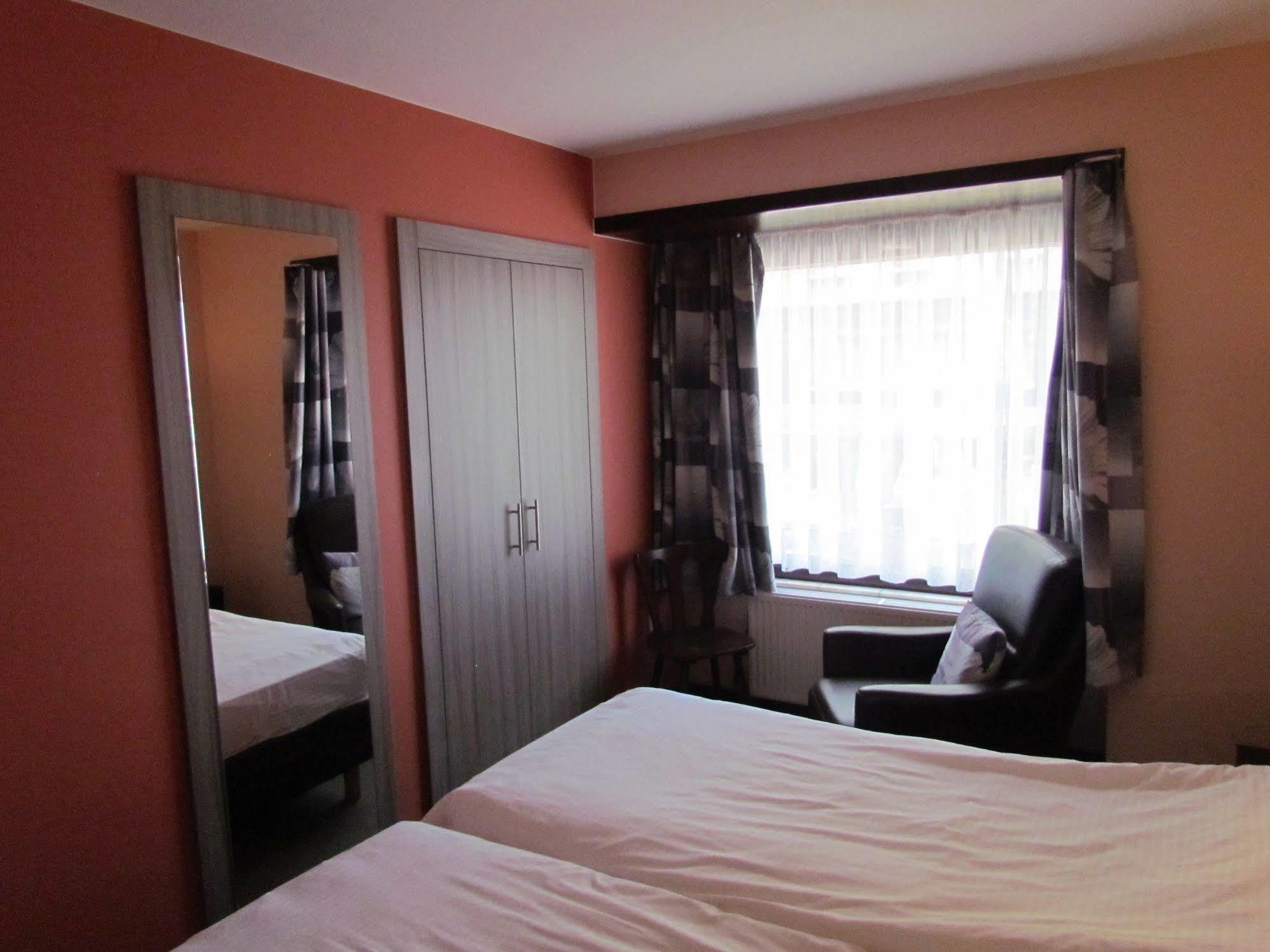 Hotel Uilenspiegel Nieuwpoort Exteriör bild